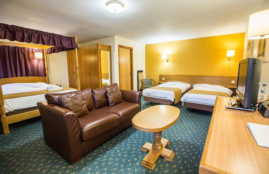 Tollgate Hotel & Leisure Stoke-on-Trent 외부 사진